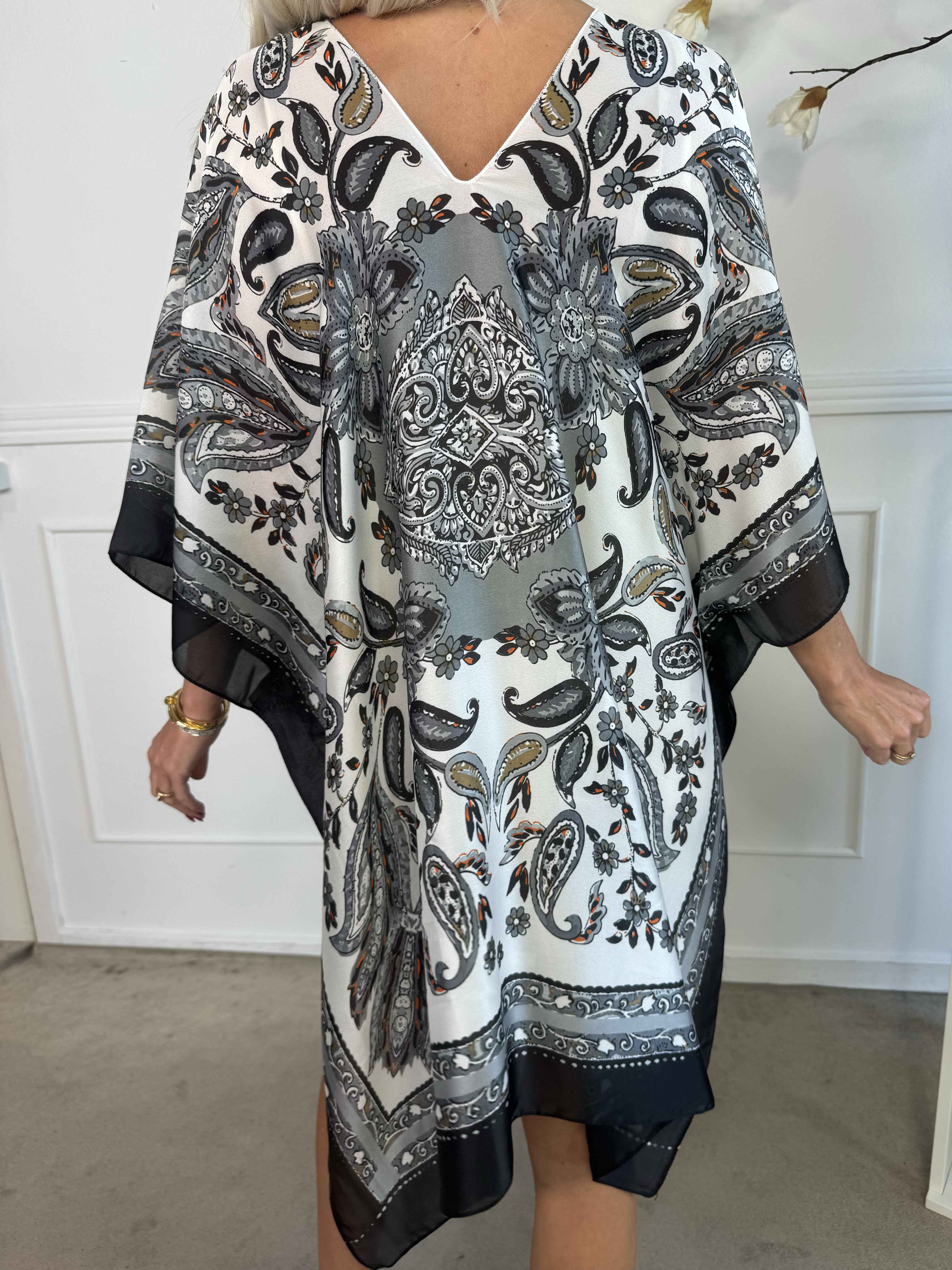 Miranda - Löst mönstrad tunika i mjuk viskos och siden